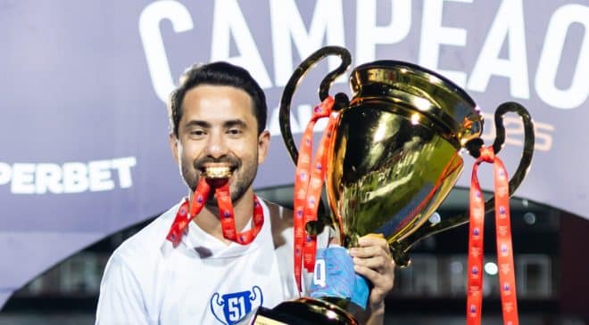 Bahia renova contrato de Éverton Ribeiro e garante liderança no meio-campo