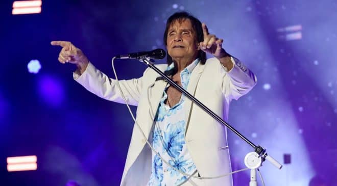 Roberto Carlos emociona público e encerra programação do Natal Salvador