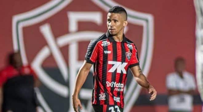 Vitória confirma que o atacante Eric agora pertence ao Clube
