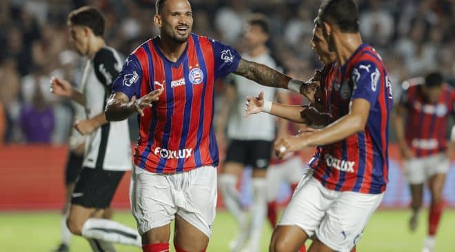 Bahia vence o Corinthians fora de casa na abertura da Série A