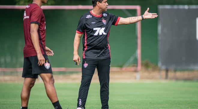 O duelo Jacuipense x Vitória, acontece nesta terça (13), em Pítuaçu