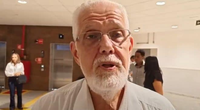 “A direita sumiu, foi engolida, e a extrema-esquerda não existe”, diz Jorge Solla