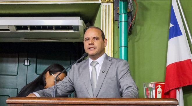 Randerson Leal questiona lucro abusivo com cobrança de sacolas plásticas em Salvado