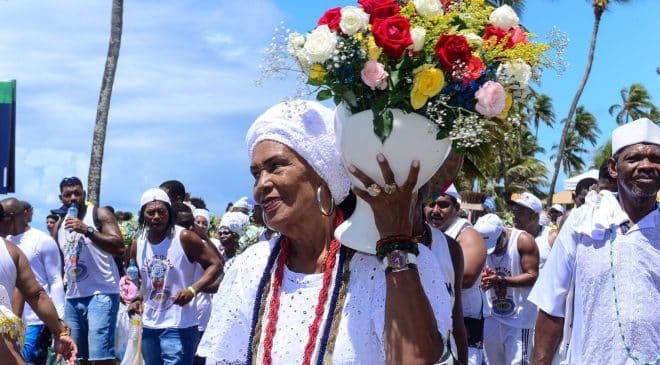 Lavagem de Itapuã celebra 121 anos com tradição religiosa e cortejo cultural; confira esquema especial de serviços em Salvador