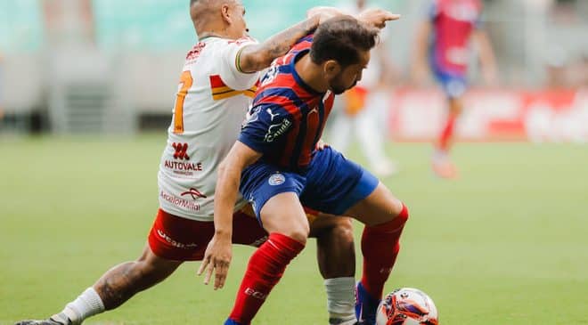 Bahia toma susto da Juazeirense,  torcida vaia,  mas esta na final do Baianão