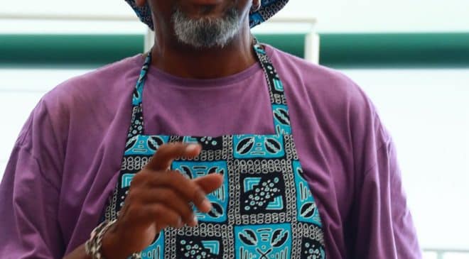 Afrochefe Jorge Washington celebra 9 anos do Culinária Musical na cena cultural baiana