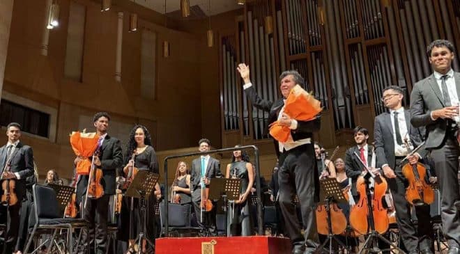 Orquestra Neojiba encerra turnê em Shenzhen, sede global da BYD na China