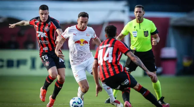 Vitória encara o Bragantino em busca de três pontos para sonhar com o G4