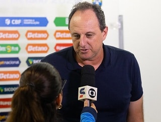 Ceni na coletiva diz que o grupo do Bahia precisa de reforços