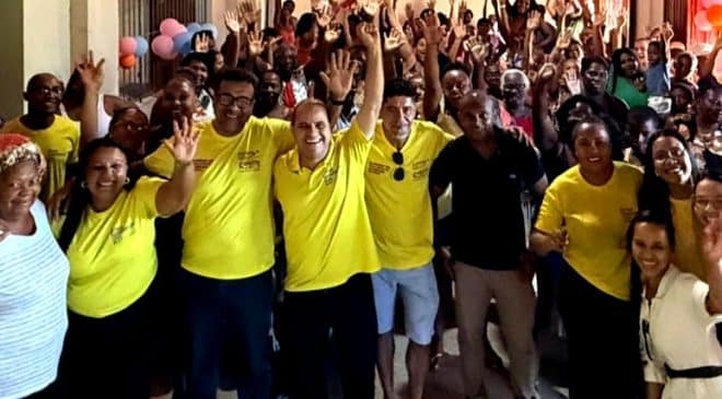 Randerson Leal promove ações do Dia das Mães em Salvador em parceria com o deputado Roberto Carlos e lideranças locais