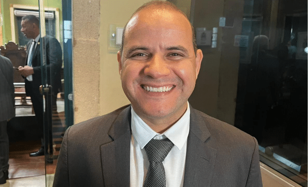 Randerson Leal comemora acordo histórico que garante emendas impositivas para vereadores da oposição em Salvador