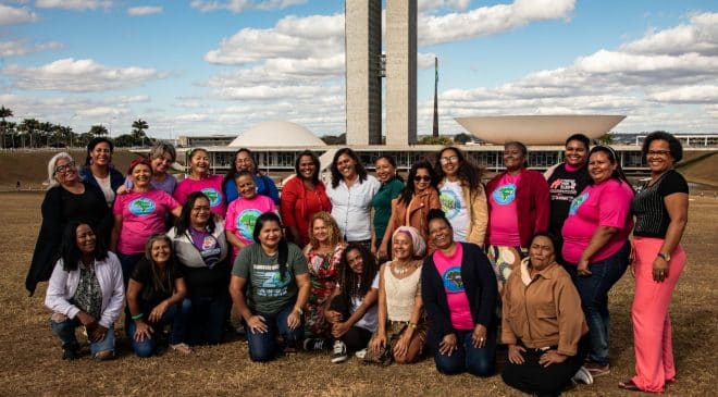 Catadoras de materiais recicláveis protagonizam livro sobre sustentabilidade e força feminina