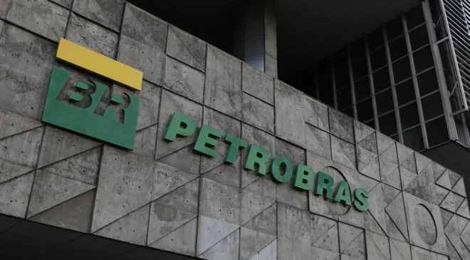 Petrobras implementa desconto no diesel a partir desta segunda-feira