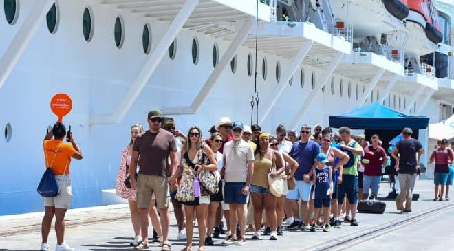 Temporada de cruzeiros 2025/2026 registra mais de 170 mil passageiros em Salvador