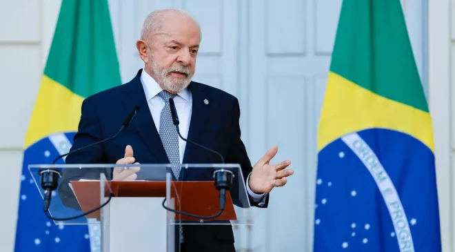 Recado de Lula para  Trump: “Não se meta nas eleições no Brasil”
