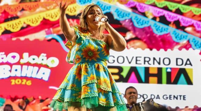 São João no Pelô reúne multidão com shows de Canários do Reino, Mastruz com Leite, Falamansa e outras atrações