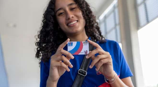 Parcela de maio do Bolsa Presença já está disponível para mais de 352 mil estudantes da rede estadual