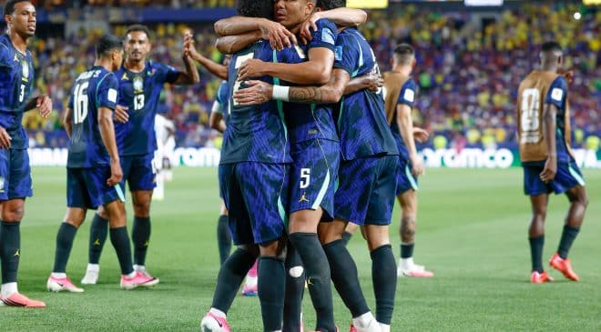 Brasil vence Haiti por 3 A 0 e assume liderança do Grupo C