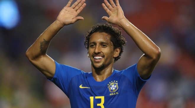 Marquinhos empata com Emerson Leão e Ronaldo em número de jogos pela Seleção: 105