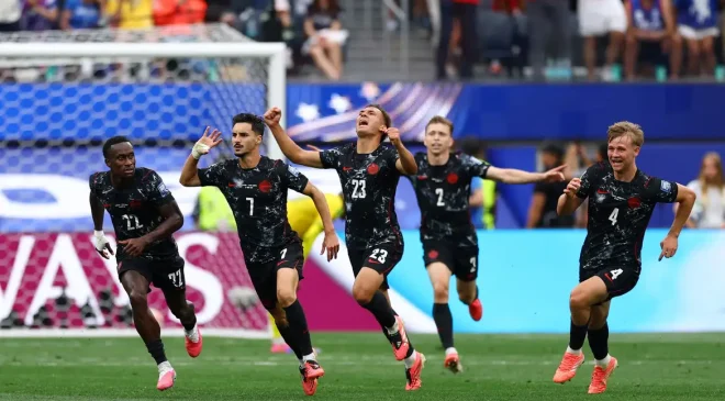 Canadá vence Africa do Sul e vai às oitavas da Copa