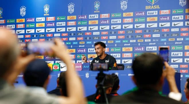 Zagueiro Danilo elogia o jovem atacante