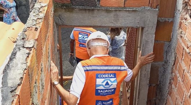 Defesa Civil mobiliza equipes para caso de desabamento de edificação em Pirajá