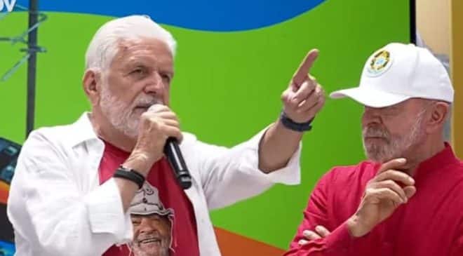 Colunista diz que cúpula do PT quer saída de Wagner da liderança no Senado antes de viagem de Lula a Salvador