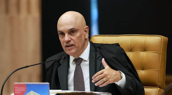 Ministro Alexandre de Moraes suspende visitas a Bolsonaro na prisão domiciliar