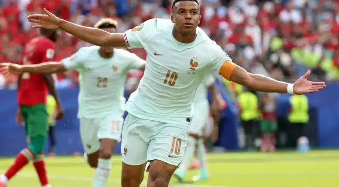 França primeira semifinalista da Copa após 2 a 0 sobre Marrocos