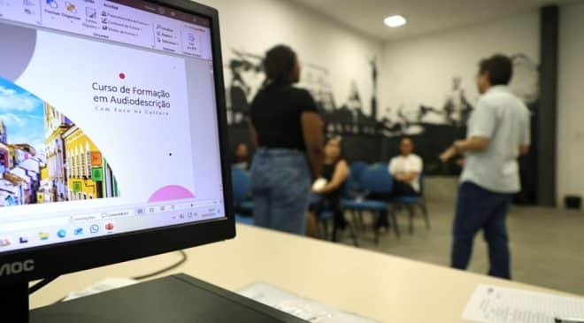 Curso de formação em audiodescrição voltado para espaços culturais começa nesta terça-feira (7)