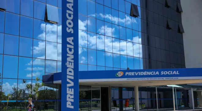 INSS: beneficiários que começaram a receber a partir de maio receberão 13º em novembro