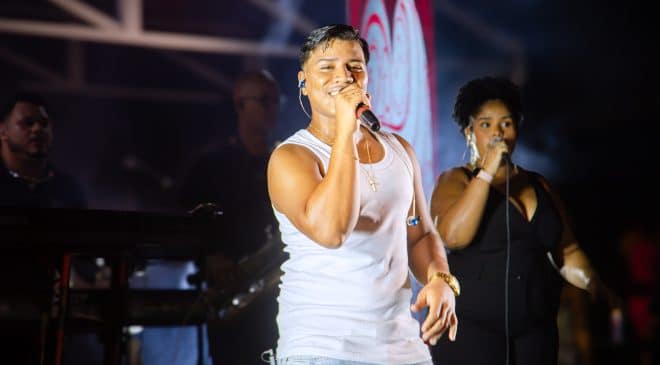 Banda Fell Oliveira conquista espaço na música e lança CD “Sofrência e Cachorrada”