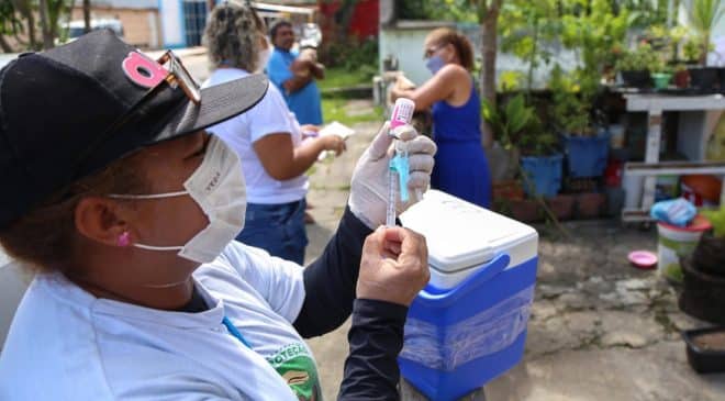 Campanha antirrábica terá vacinação volante em bairros de Salvador neste fim de semana