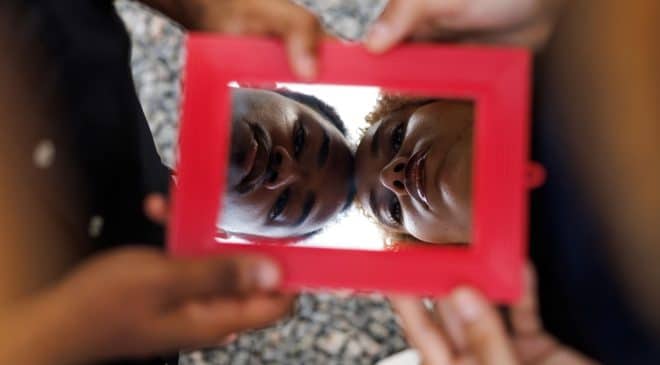 Nesta sexta-feira (17), espetáculo gratuito reflete sobre racismo, justiça e identidade no Engenho Velho de Brotas
