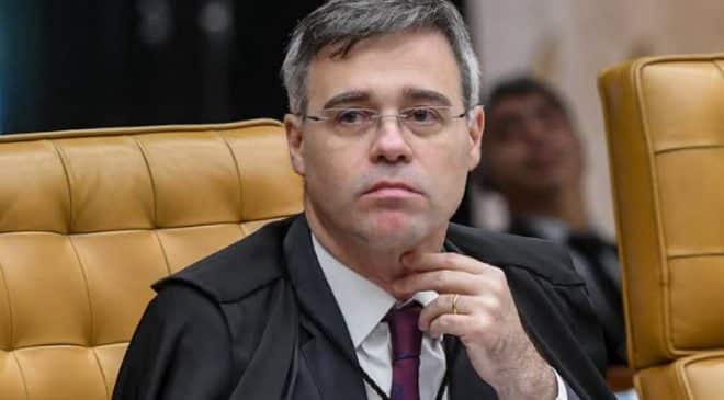 O ministro do (STF) André Mendonça autoriza inquérito sobre repasses de Vorcaro para filme sobre Bolsonaro