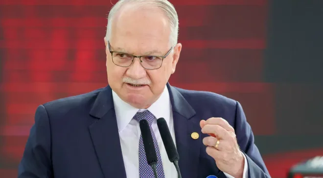 Ministro Edson Fachin repudia fala de Milei contra Moraes e reafirma autonomia do STF
