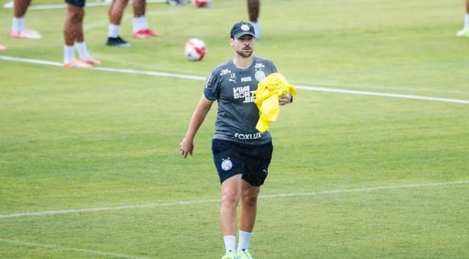 Auxiliar de Rogério Ceni pede rescisão e deixa o Bahia