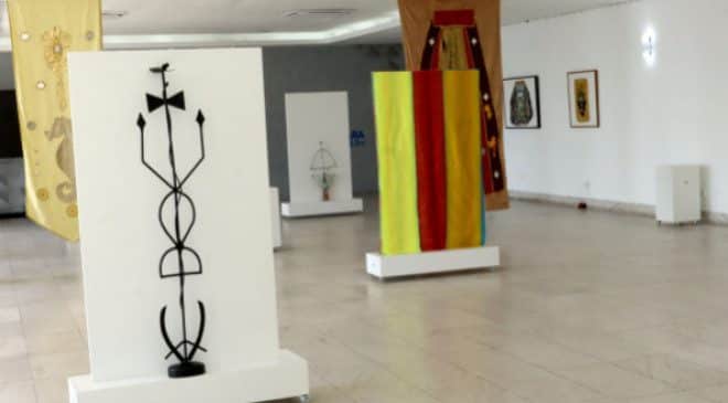 Câmara recebe Exposição Olorí do mestre Mestre Didi