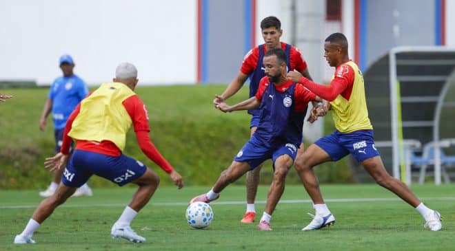 Bahia realiza ultimo treino antes da viagem para Chapeco