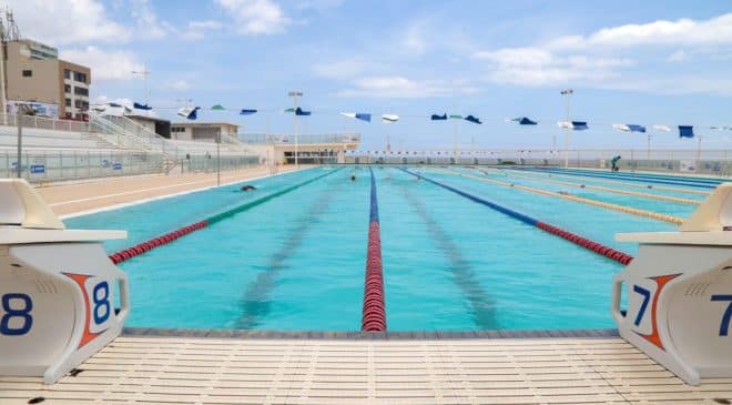 Tem mais de mil vagas para aulas gratuitas de natação e hidroginástica na Arena Aquática