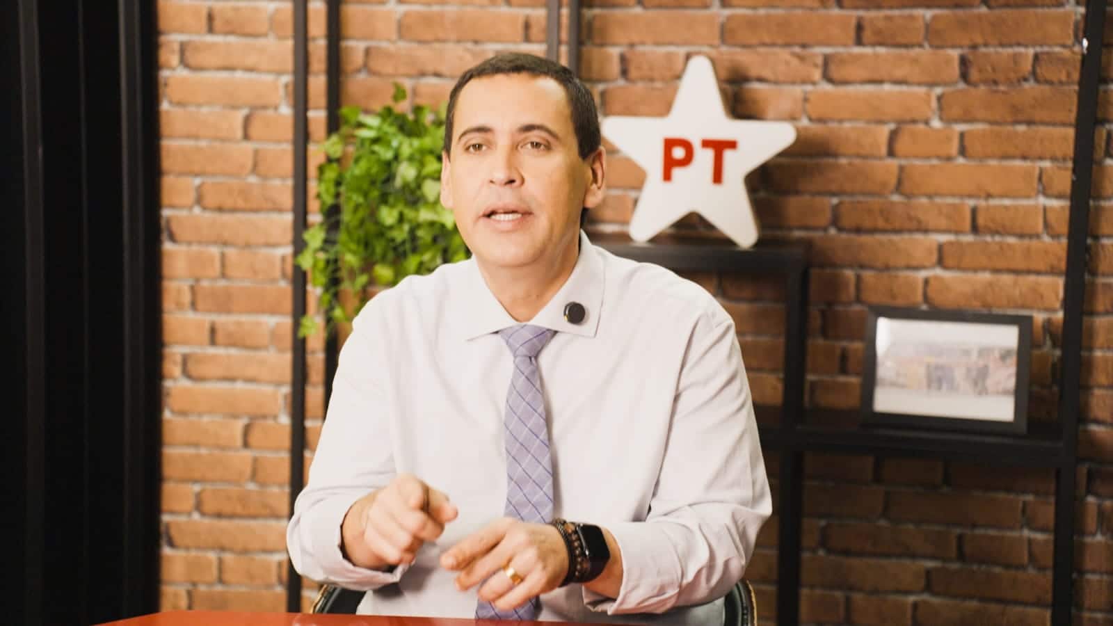 “Quem vota em Lula, não vota no ex-prefeito de Salvador”, diz Éden Valadares