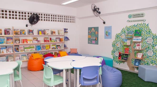 Escola Municipal de Alagoinhas (BA) recebe projeto inovador Biblioteca Futuro
