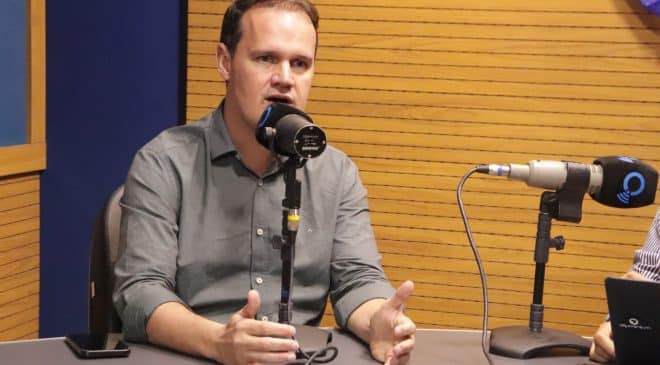 Júlio Pinheiro diz que ACM Neto precisa explicar porque sua chapa recebeu milhões do Master de Vorcaro