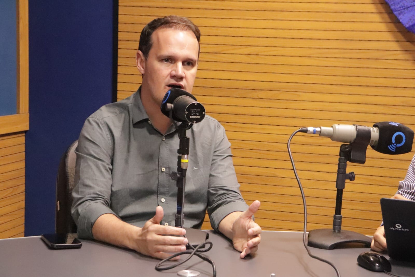 Júlio Pinheiro diz que ACM Neto precisa explicar porque sua chapa recebeu milhões do Master de Vorcaro