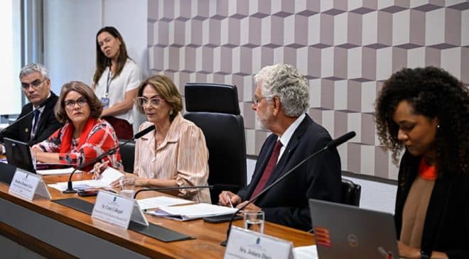 Debatedores defendem ampliação da oferta de tempo integral nas escolas públicas  Fonte: Agência Senado