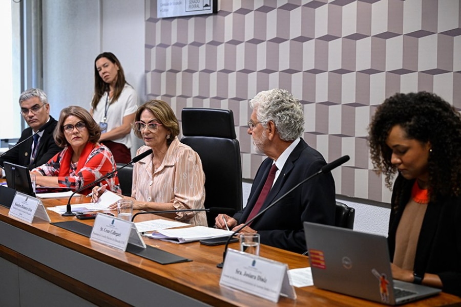 Debatedores defendem ampliação da oferta de tempo integral nas escolas públicas  Fonte: Agência Senado