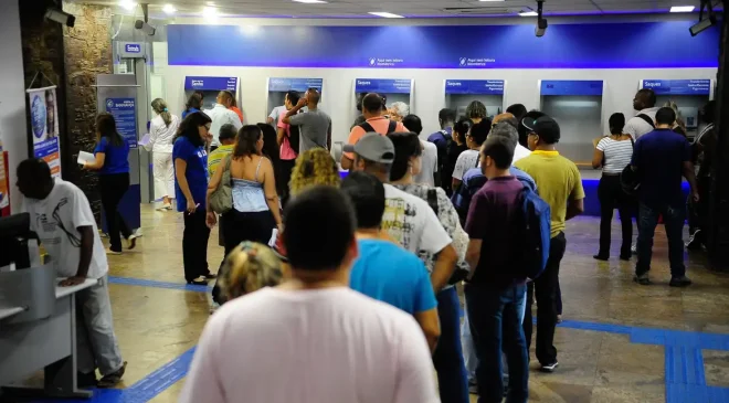 Bancários farão paralisação de 24 horas nesta quinta-feira