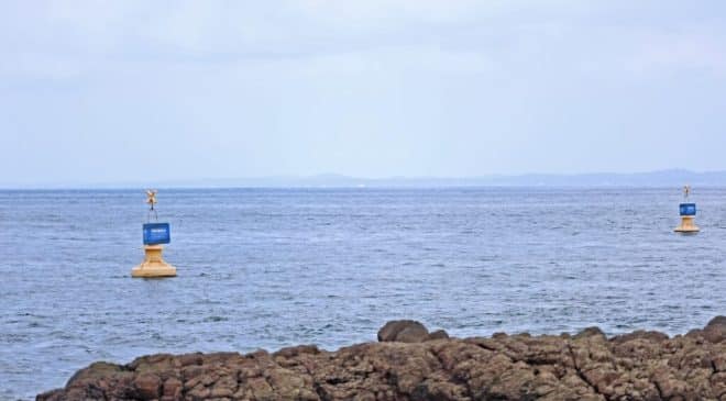 Instalação de boias para delimitar área de banho no Porto da Barra será concluída nesta quinta (3)