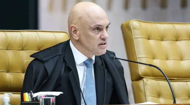 Moraes encaminha a Fachin pedido de investigação contra Mendonça
