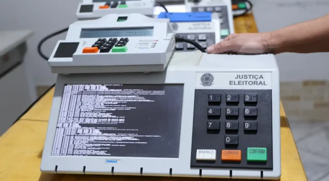 TSE conclui lacração e assinatura digital das urnas e garante trava contra alteração de código